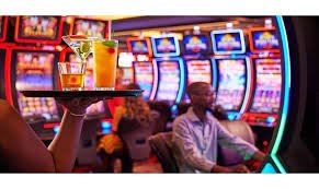 Naga neon pada Slot Fortune Dragon